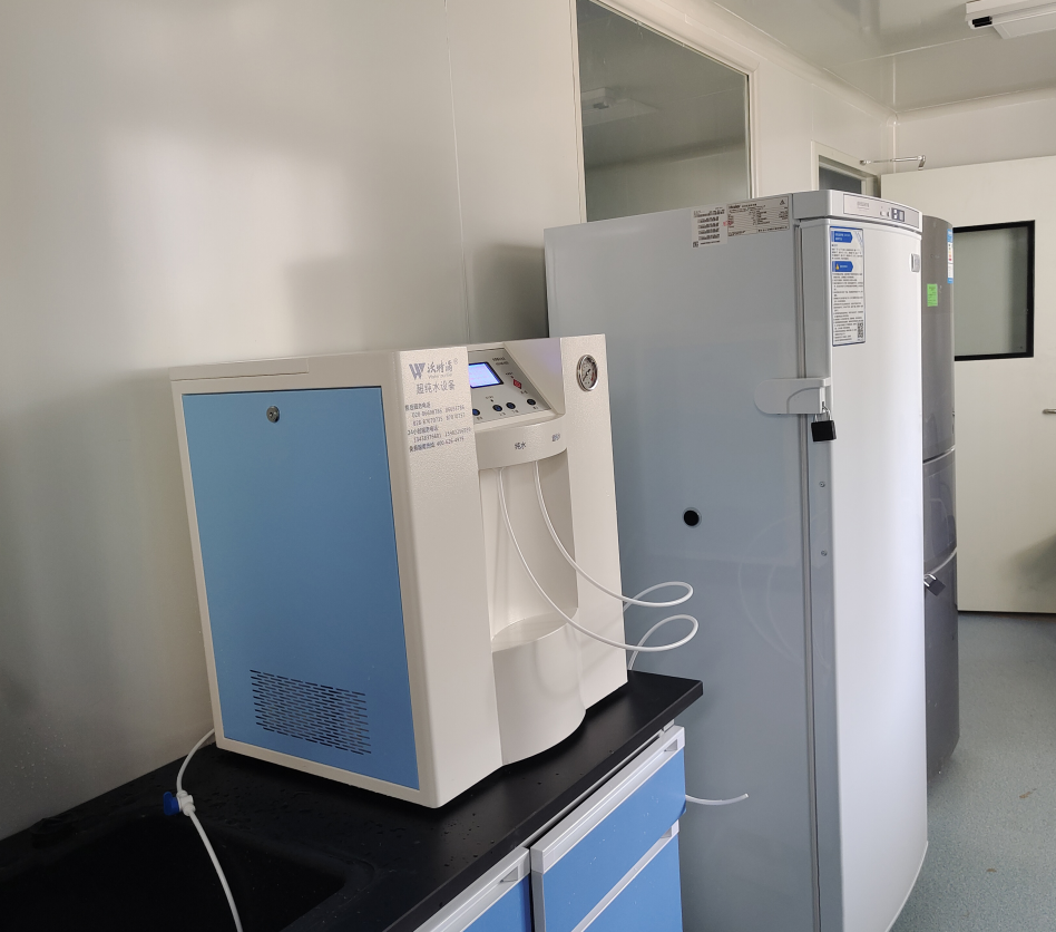 雙級反滲透實(shí)驗(yàn)室超純水機(jī) 雙級反滲透實(shí)驗(yàn)室超純水機(jī)